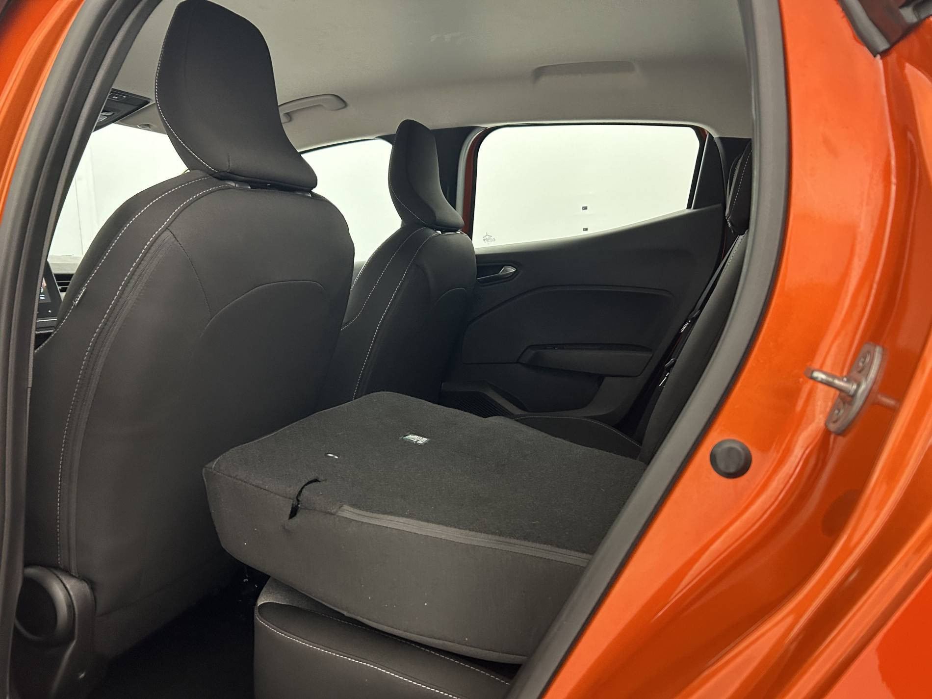 Vente en ligne Renault Clio 5 Clio E-Tech full hybrid 145 ch GSR2 au prix de 18 490 €