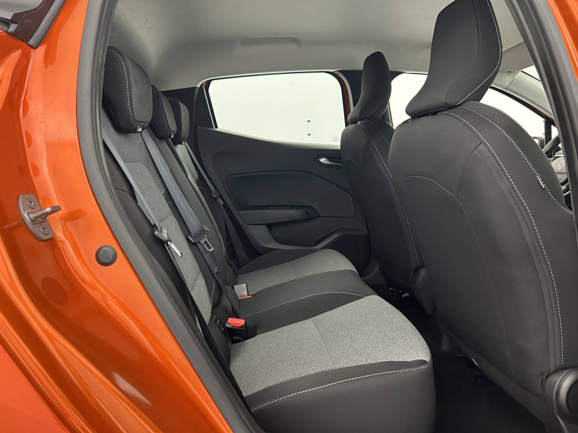 Vente en ligne Renault Clio 5 Clio E-Tech full hybrid 145 ch GSR2 au prix de 18 490 €