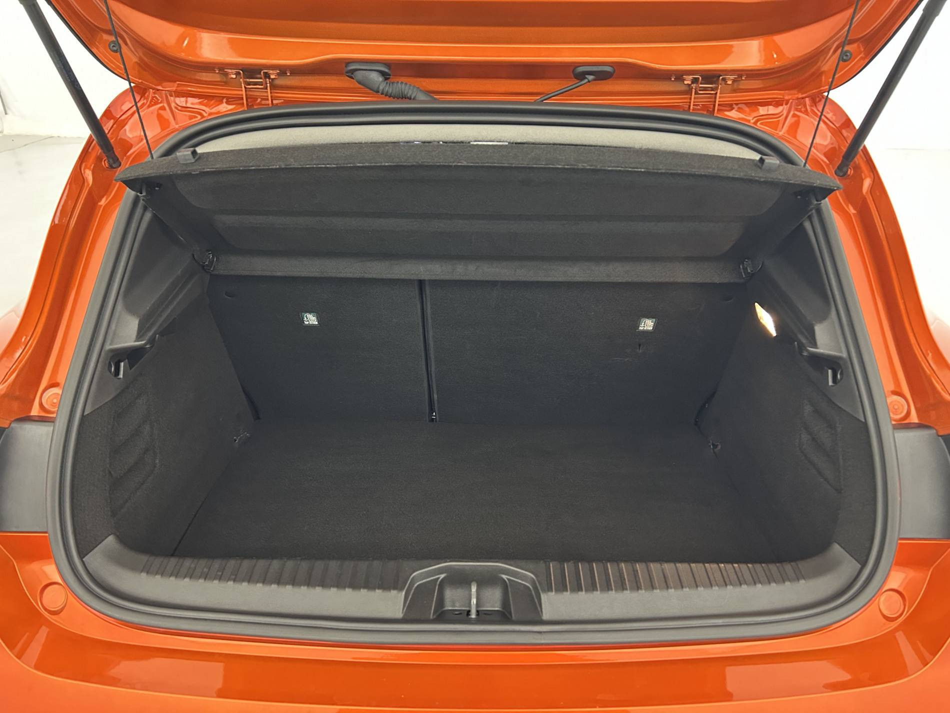 Vente en ligne Renault Clio 5 Clio E-Tech full hybrid 145 ch GSR2 au prix de 18 490 €