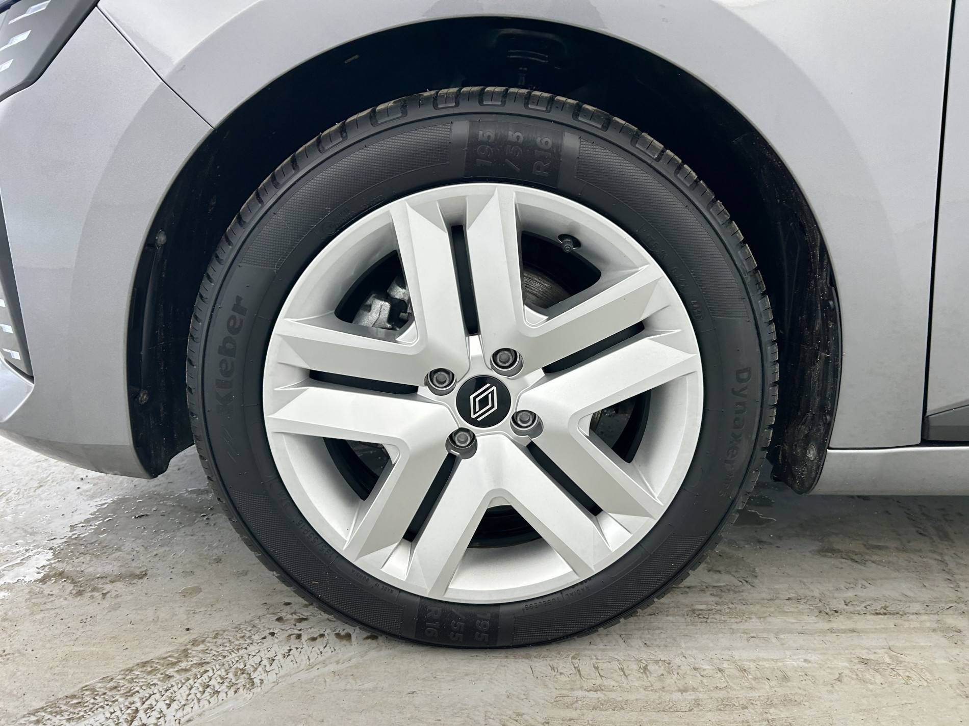 Vente en ligne Renault Clio 5 Clio E-Tech full hybrid 145 ch GSR2 au prix de 18 990 €