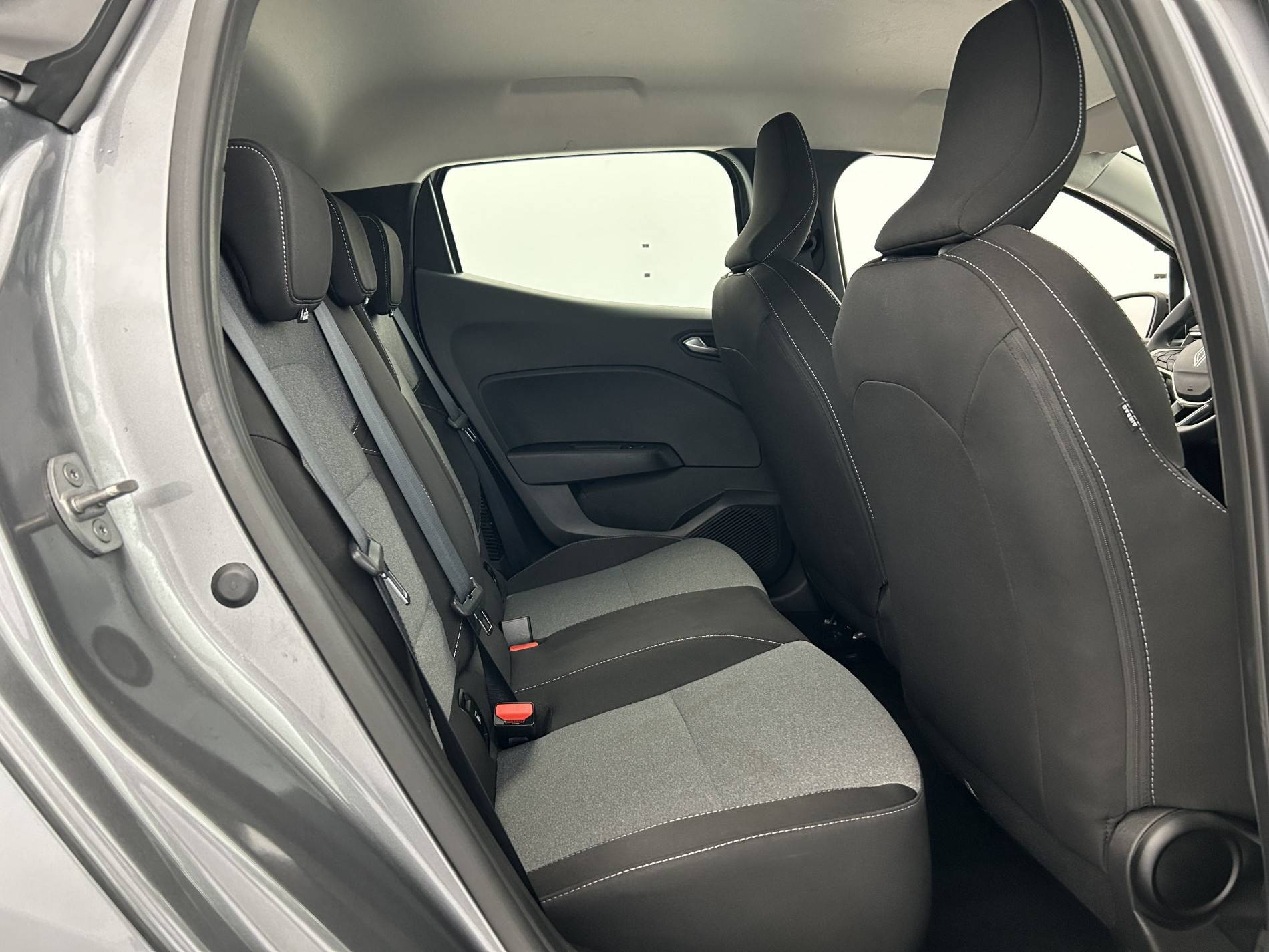 Vente en ligne Renault Clio 5 Clio E-Tech full hybrid 145 ch GSR2 au prix de 19 690 €