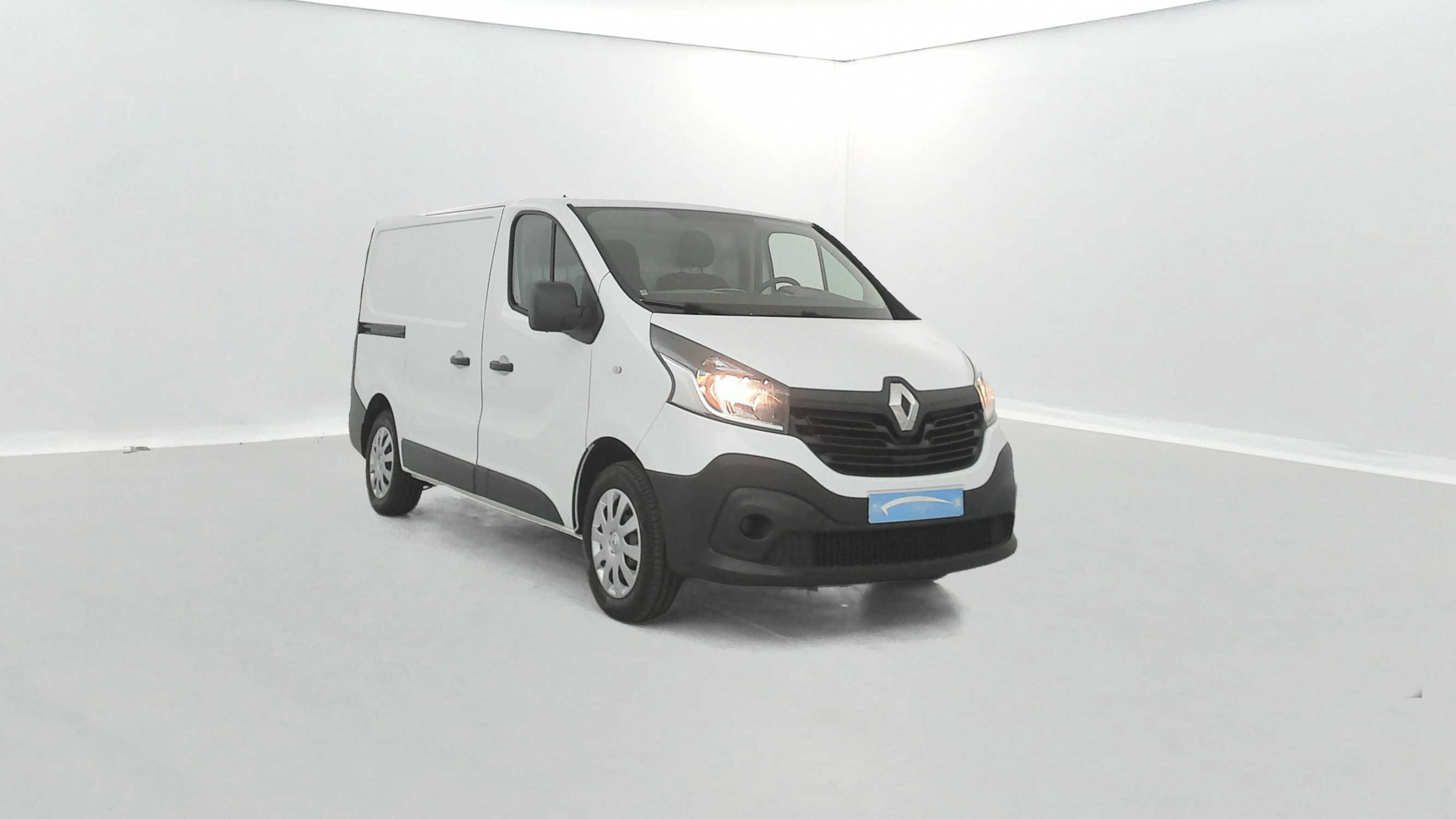 Vente en ligne Renault Trafic 3 Fourgon TRAFIC FGN L1H1 1000 KG DCI 95 E6 STOP&START au prix de 13 990 €