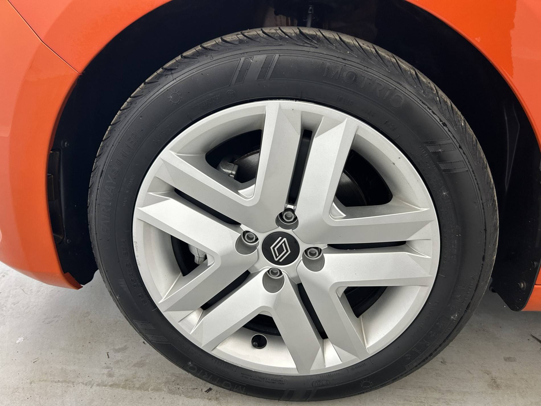 Vente en ligne Renault Clio 5 Clio E-Tech full hybrid 145 au prix de 19 490 €