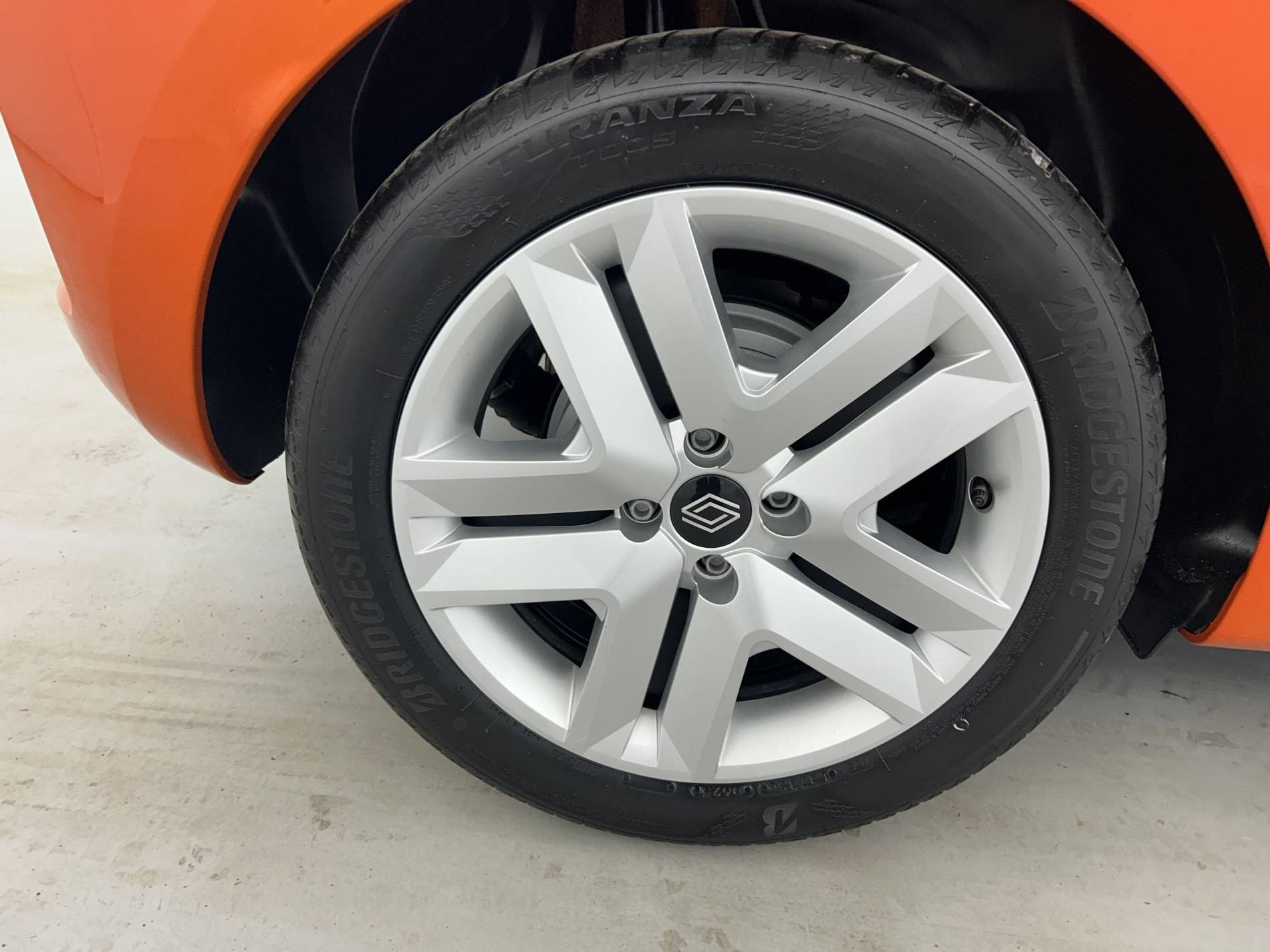 Vente en ligne Renault Clio 5 Clio E-Tech full hybrid 145 au prix de 19 490 €