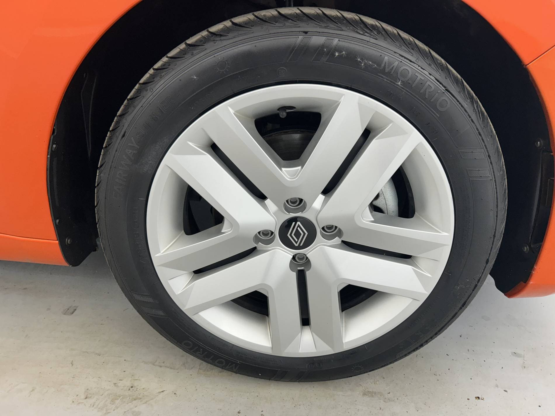 Vente en ligne Renault Clio 5 Clio E-Tech full hybrid 145 au prix de 19 490 €