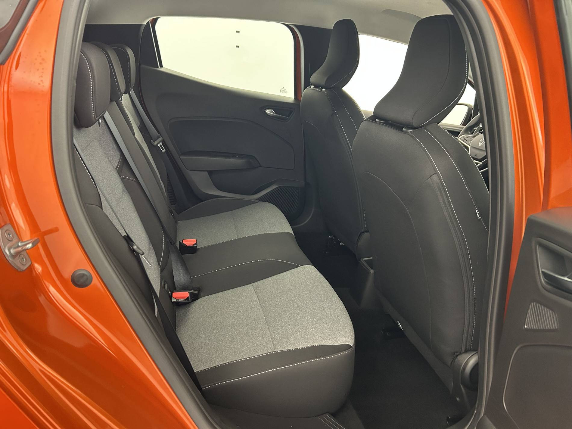 Vente en ligne Renault Clio 5 Clio E-Tech full hybrid 145 au prix de 19 490 €
