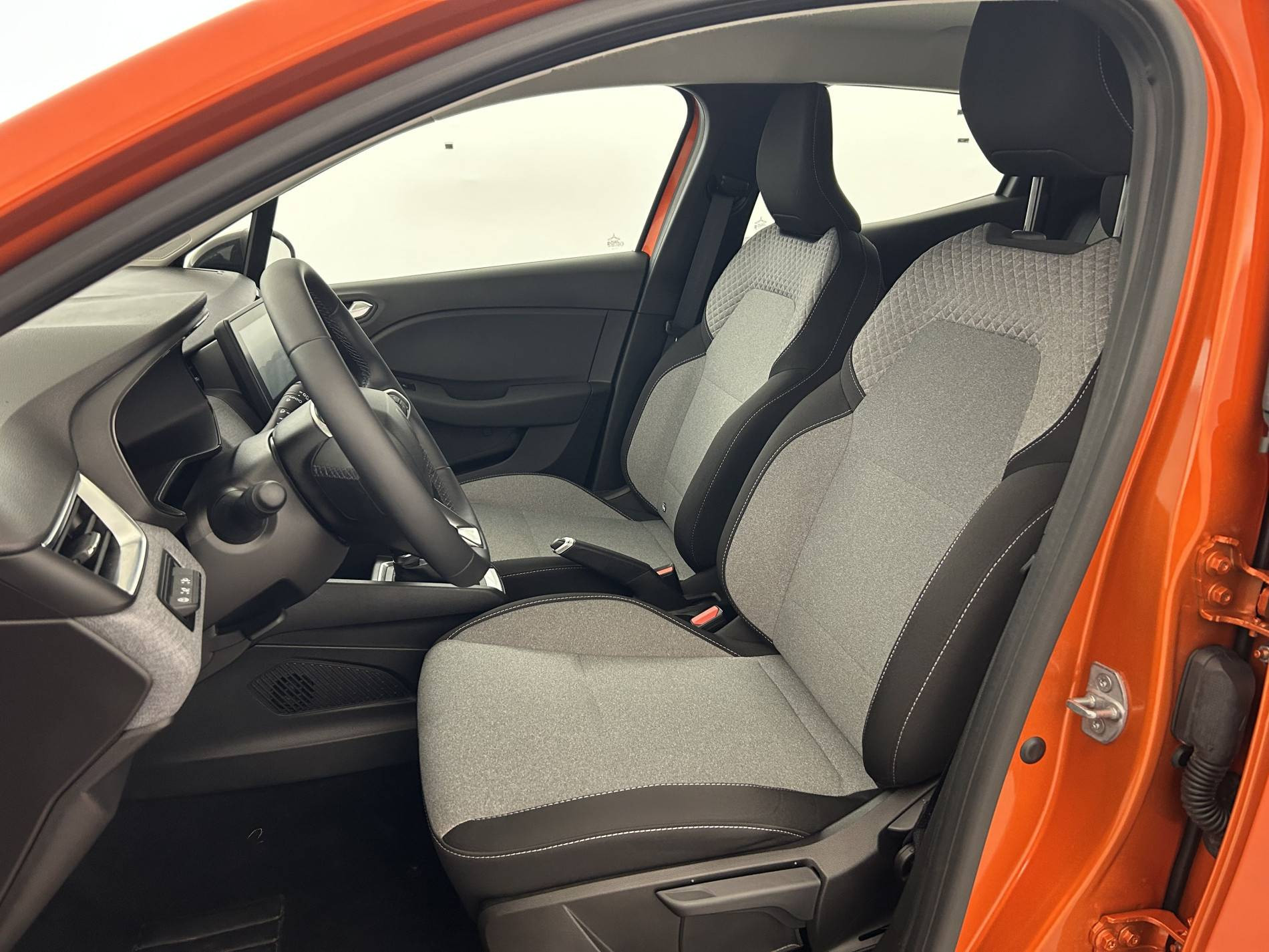 Vente en ligne Renault Clio 5 Clio E-Tech full hybrid 145 au prix de 19 490 €
