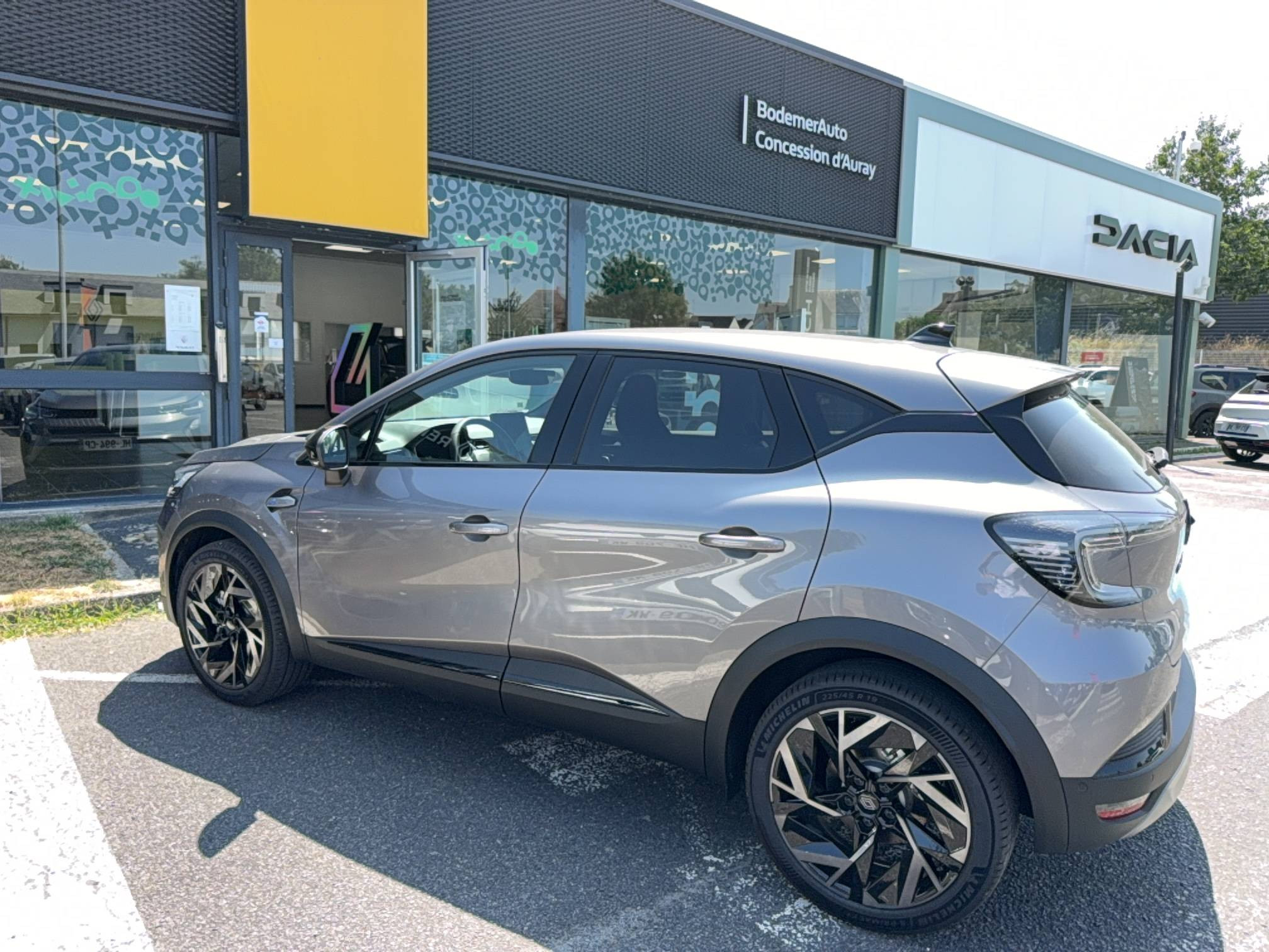 Renault Captur  E-Tech full hybrid 160 ch occasion de 2026 en vente à Auray