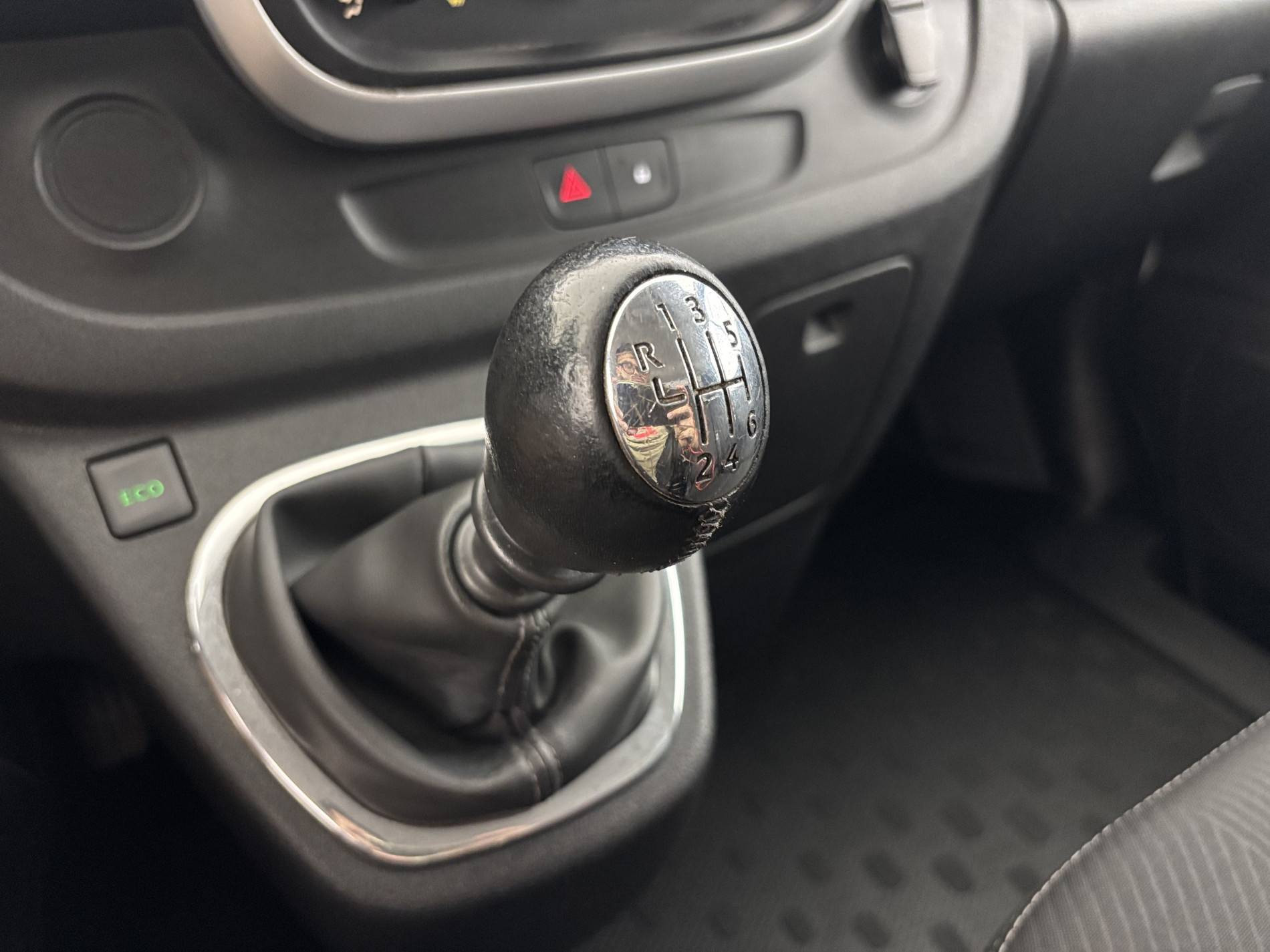Vente en ligne Renault Trafic 3 Fourgon TRAFIC FGN L1H1 1000 KG DCI 95 E6 STOP&START au prix de 13 990 €