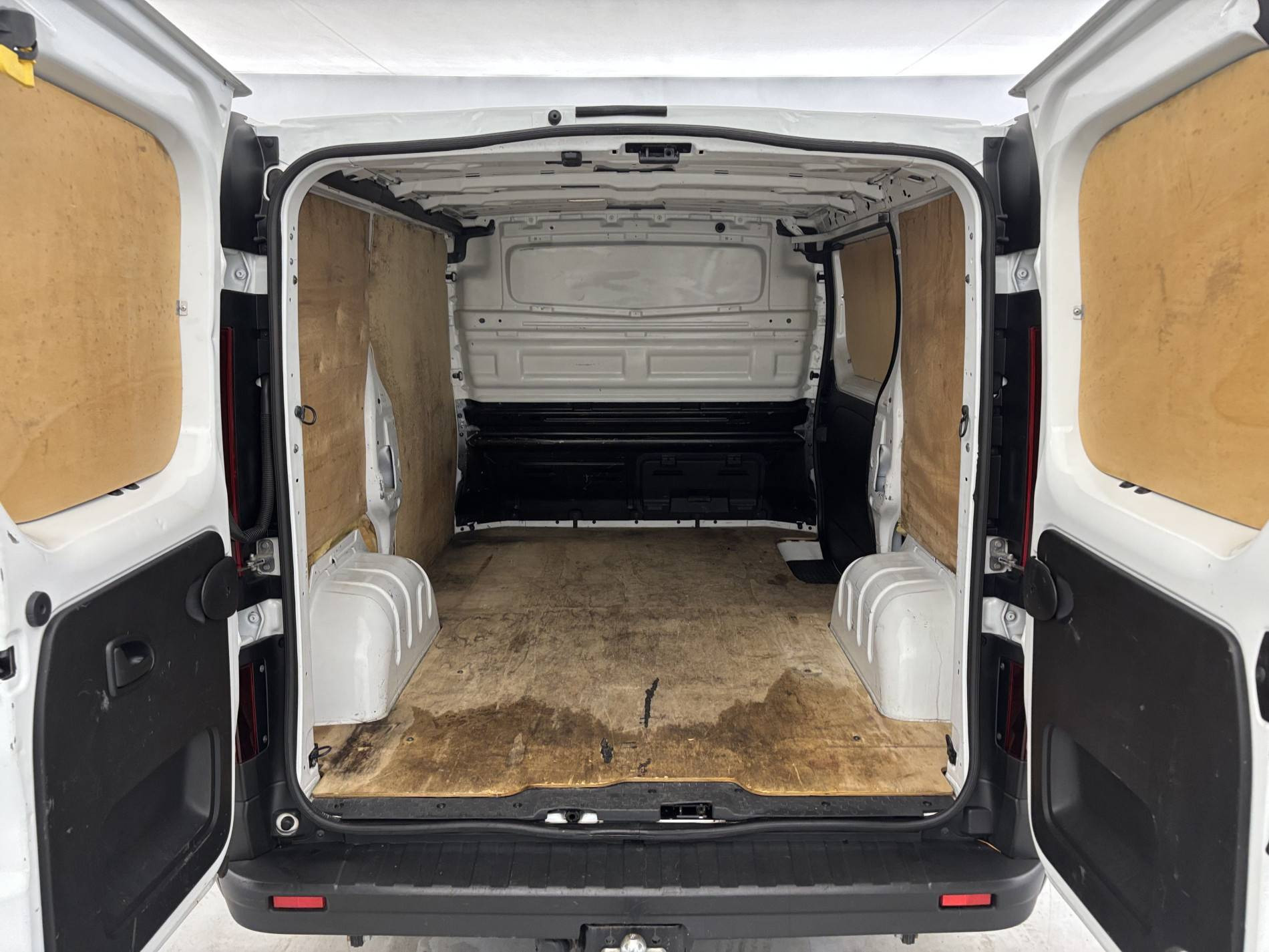 Vente en ligne Renault Trafic 3 Fourgon TRAFIC FGN L1H1 1000 KG DCI 95 E6 STOP&START au prix de 13 990 €