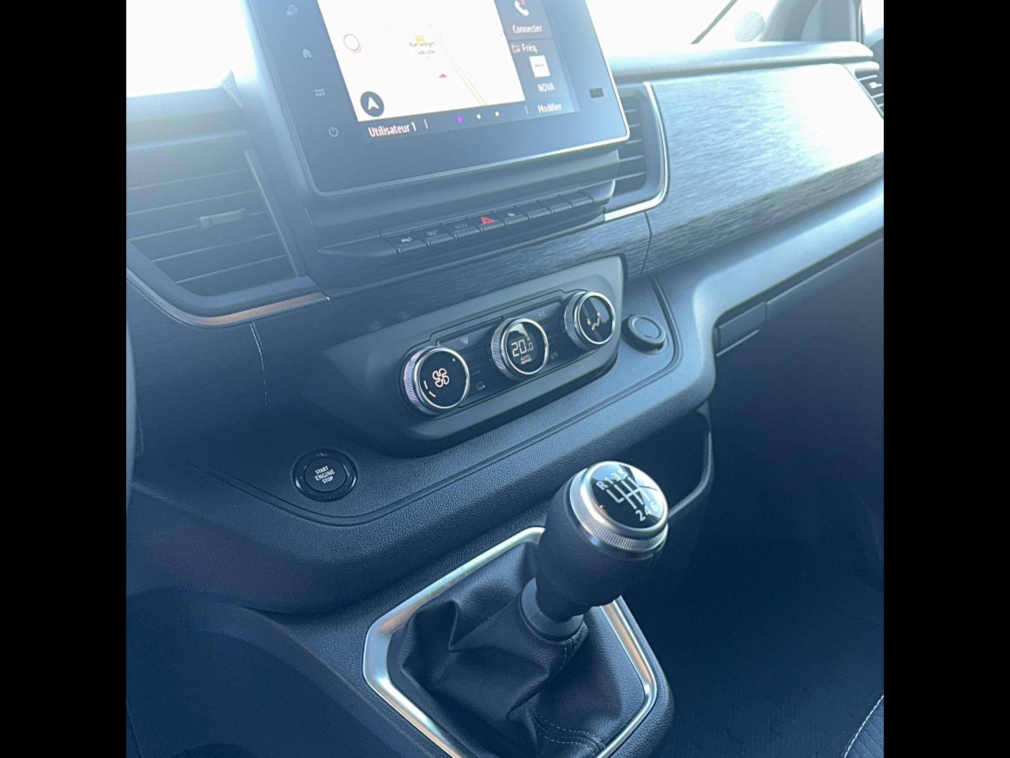 Vente en ligne Renault Trafic Cabine Approfondie TRAFIC CA BLUE DCI 150 L1H1 3T GSR2 au prix de 39 900 €