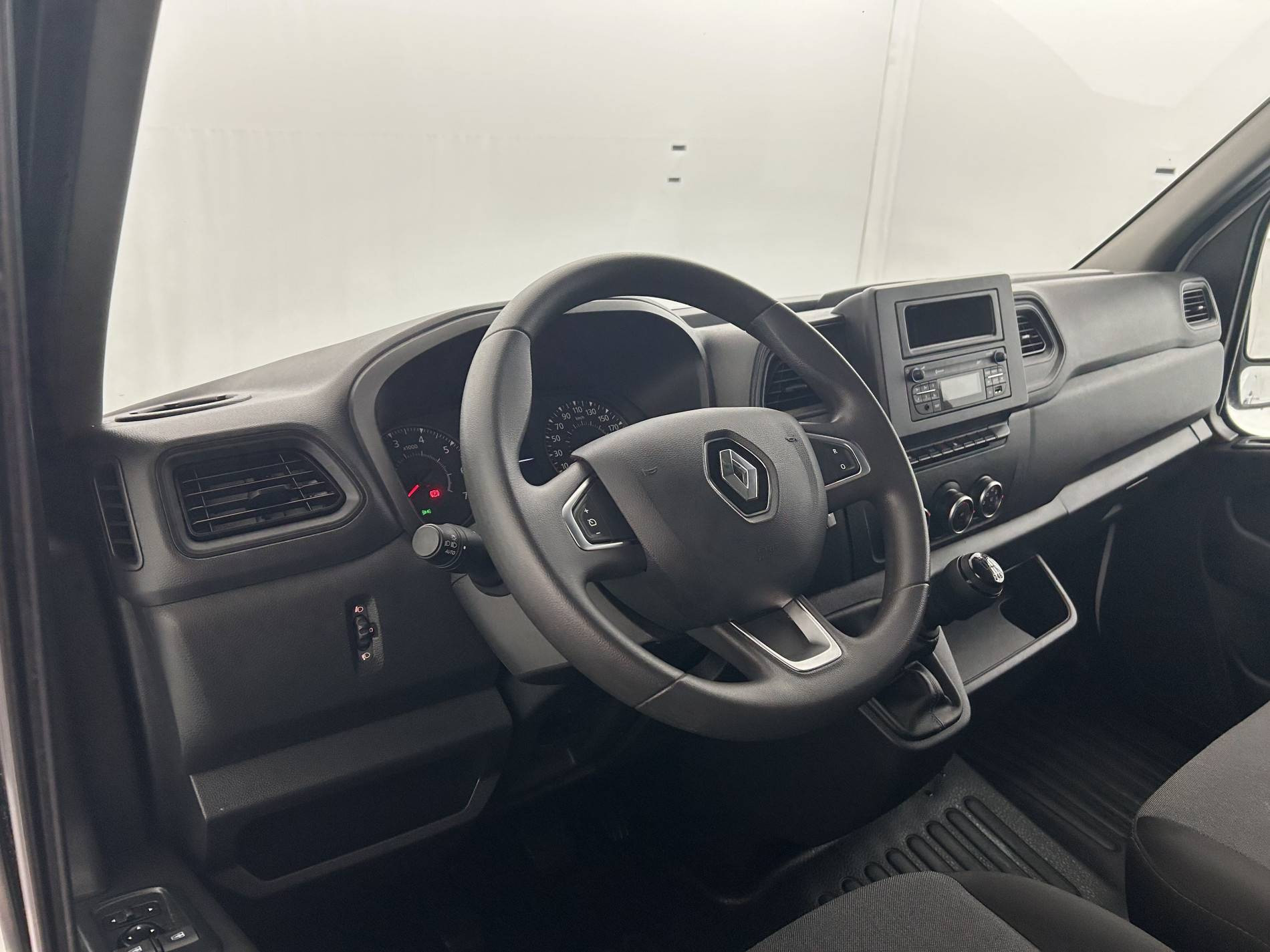 Vente en ligne Renault Master Fourgon MASTER FGN TRAC F3500 L3H3 BLUE DCI 135 au prix de 25 790 €