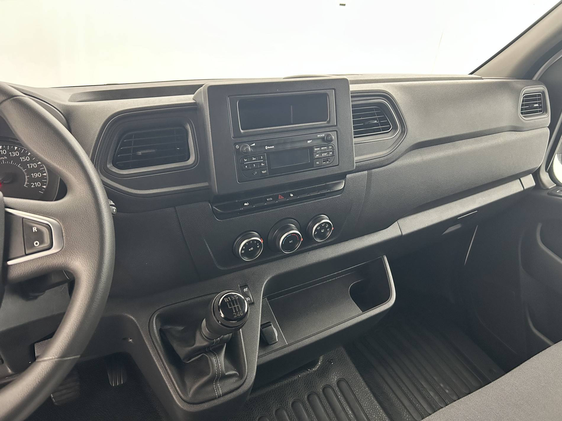 Vente en ligne Renault Master Fourgon MASTER FGN TRAC F3500 L3H3 BLUE DCI 135 au prix de 25 790 €