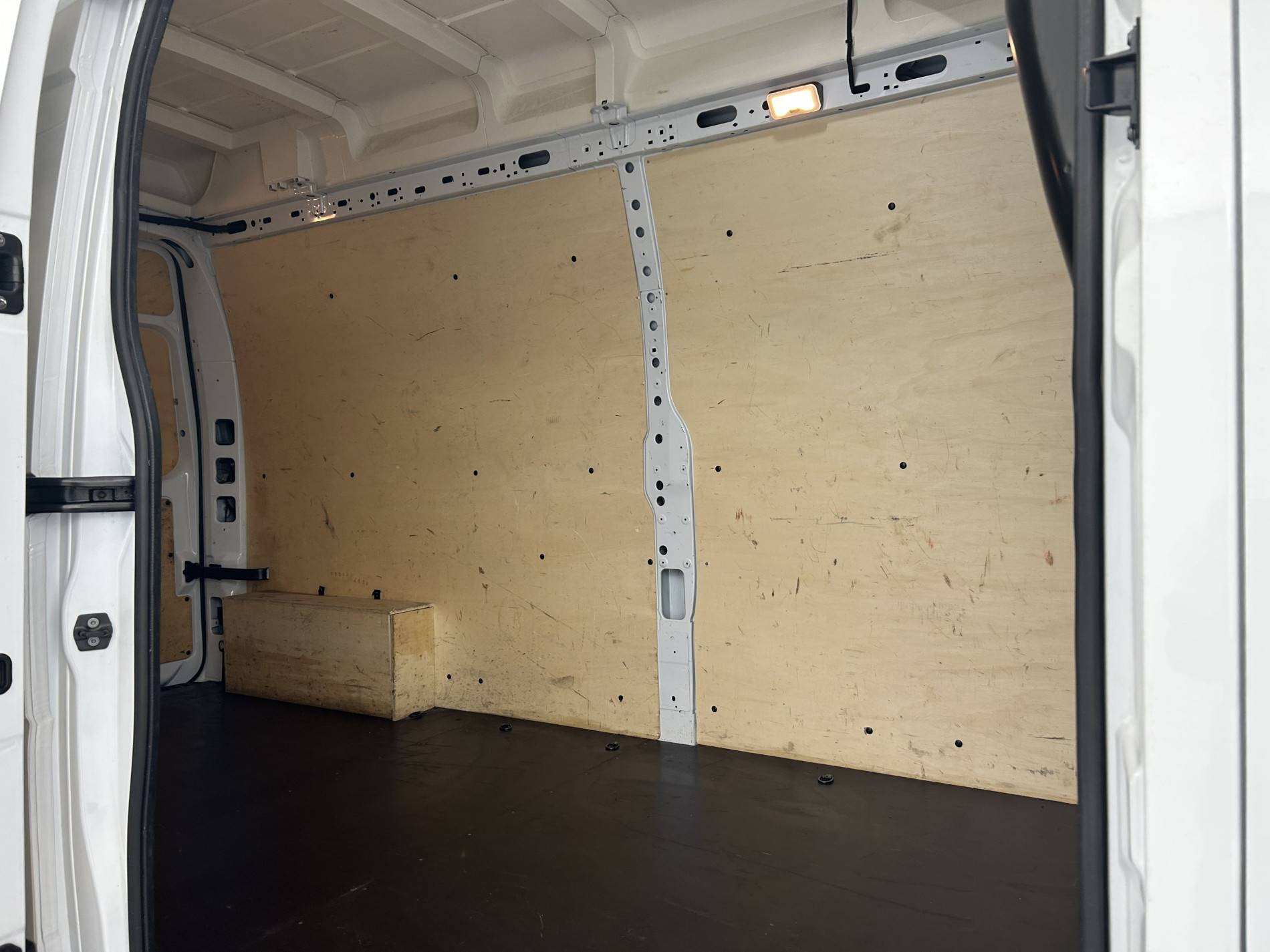 Vente en ligne Renault Master Fourgon MASTER FGN TRAC F3500 L3H3 BLUE DCI 135 au prix de 25 790 €