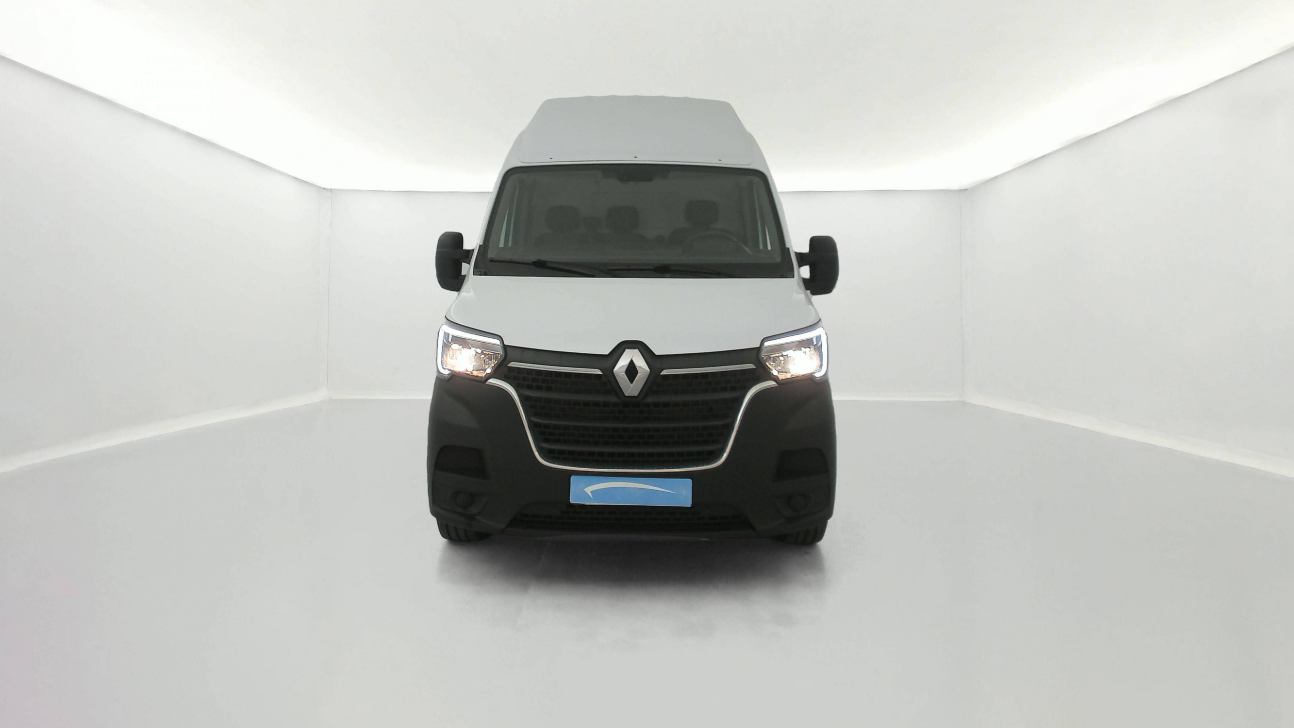 Vente en ligne Renault Master Fourgon MASTER FGN TRAC F3500 L3H3 BLUE DCI 135 au prix de 25 790 €
