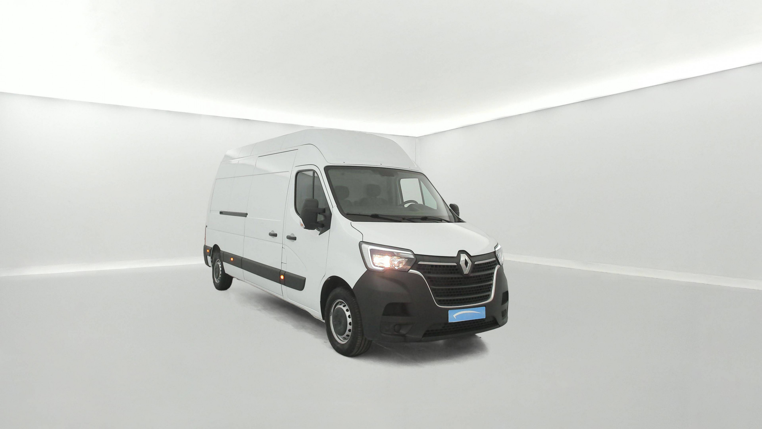 Vente en ligne Renault Master Fourgon MASTER FGN TRAC F3500 L3H3 BLUE DCI 135 au prix de 25 790 €