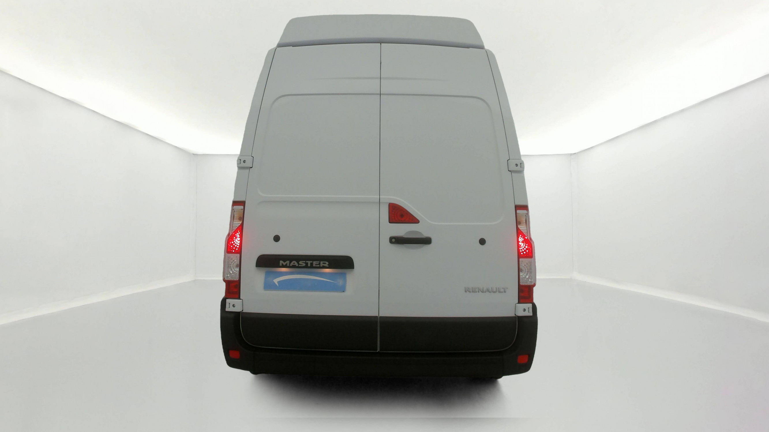 Vente en ligne Renault Master Fourgon MASTER FGN TRAC F3500 L3H3 BLUE DCI 135 au prix de 25 790 €