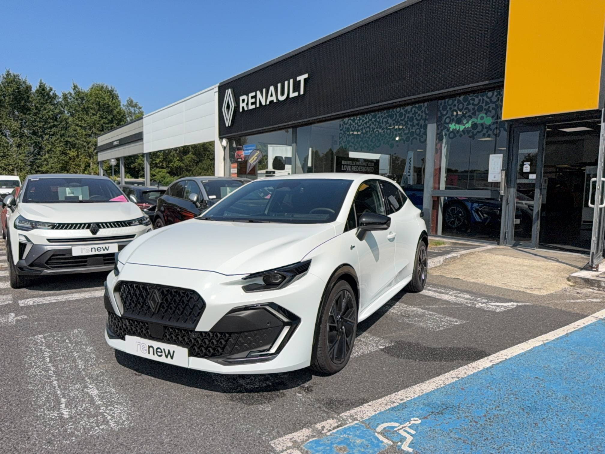 Renault Clio 6 Clio E-Tech full hybrid 160 ch occasion de 2026 en vente à Auray