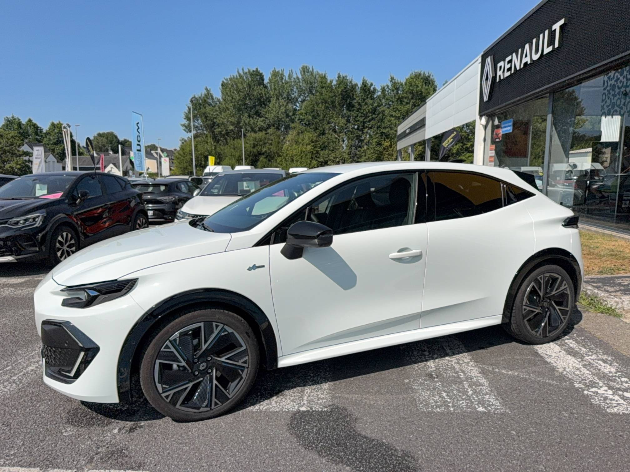 Renault Clio 6 Clio E-Tech full hybrid 160 ch occasion de 2026 en vente à Auray