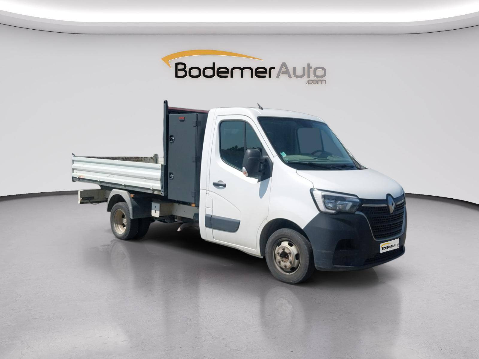 Vente en ligne Renault Master Benne MASTER BENNE PROP RJ3500 L3 COFFRE BLUE DCI 145 EURO VI au prix de 30 900 €