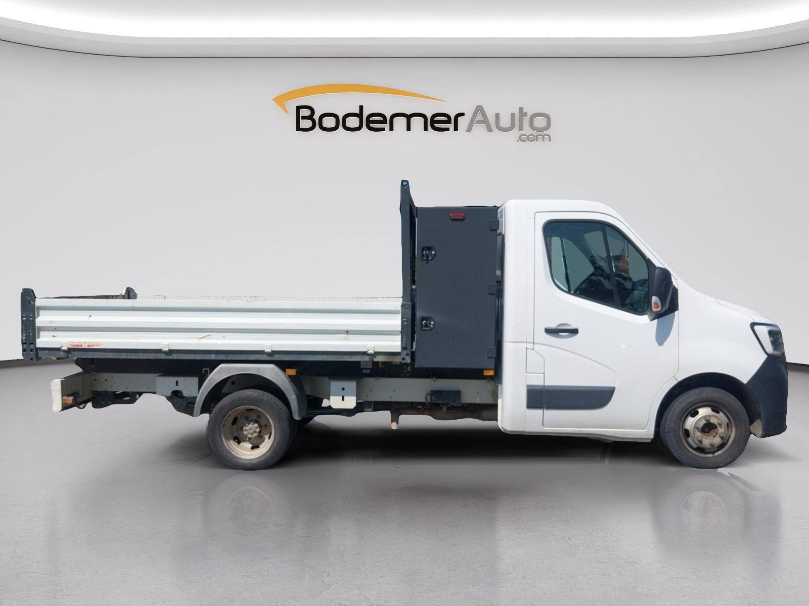 Vente en ligne Renault Master Benne MASTER BENNE PROP RJ3500 L3 COFFRE BLUE DCI 145 EURO VI au prix de 30 900 €