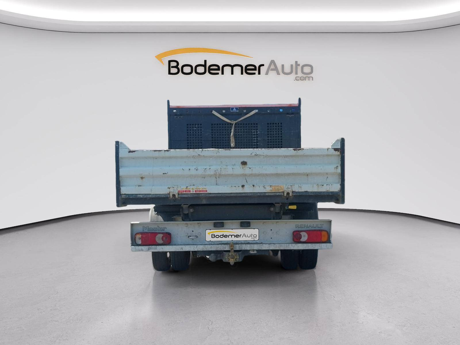 Vente en ligne Renault Master Benne MASTER BENNE PROP RJ3500 L3 COFFRE BLUE DCI 145 EURO VI au prix de 30 900 €