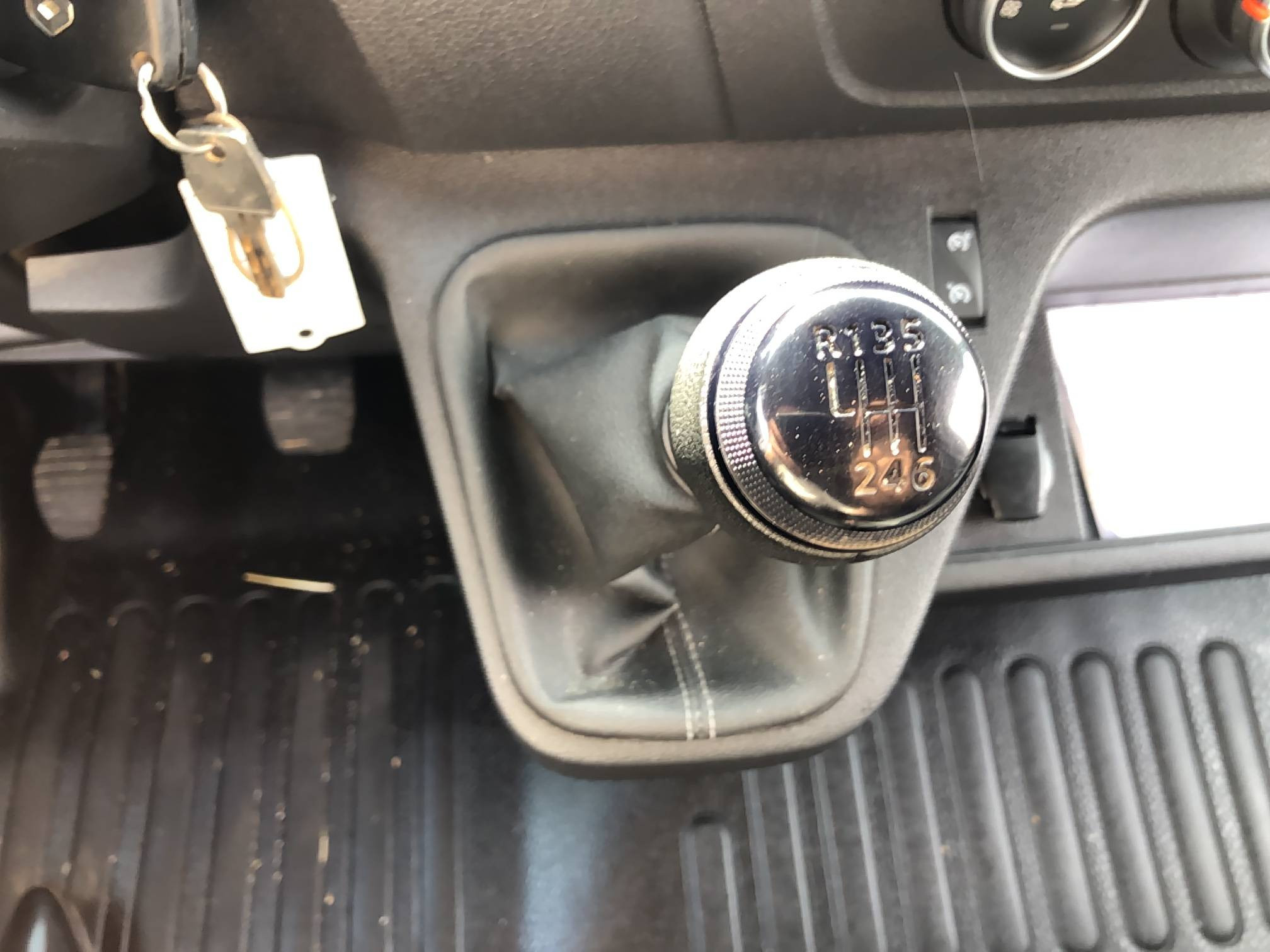 Vente en ligne Renault Master Benne MASTER BENNE PROP RJ3500 L3 COFFRE BLUE DCI 145 EURO VI au prix de 30 900 €