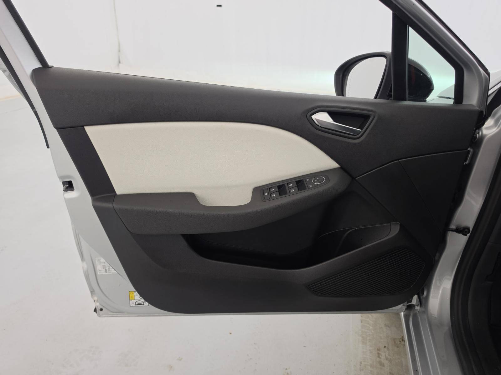Vente en ligne Renault Clio 5 Clio TCe 90 au prix de 14 490 €