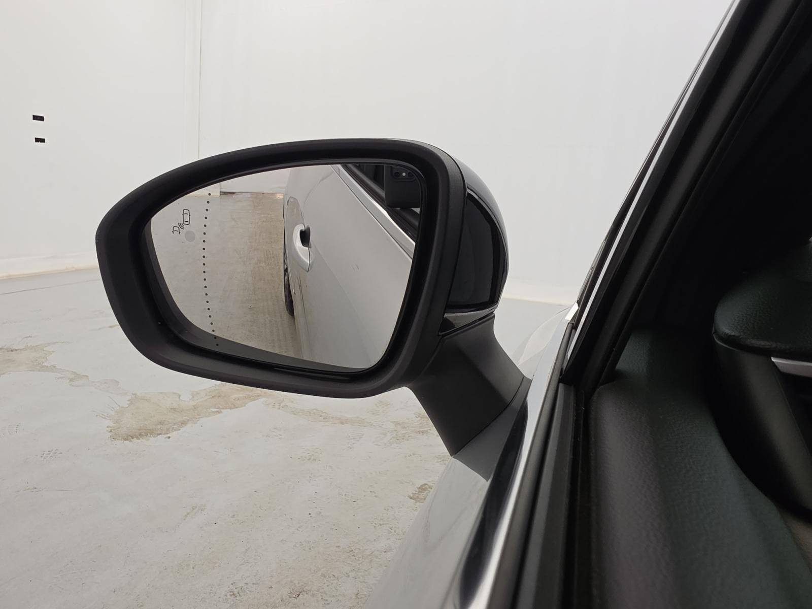 Vente en ligne Renault Clio 5 Clio E-Tech 140 - 21N au prix de 19 570 €