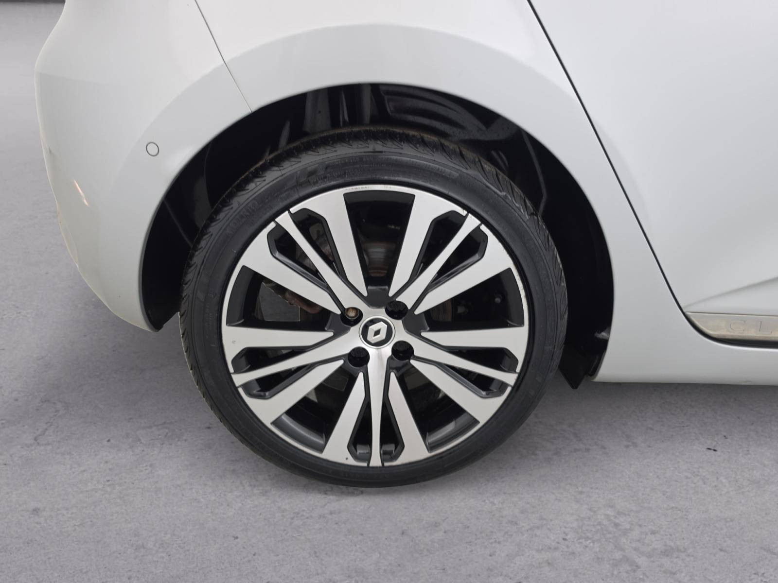 Vente en ligne Renault Clio 5 Clio E-Tech 140 - 21N au prix de 19 570 €