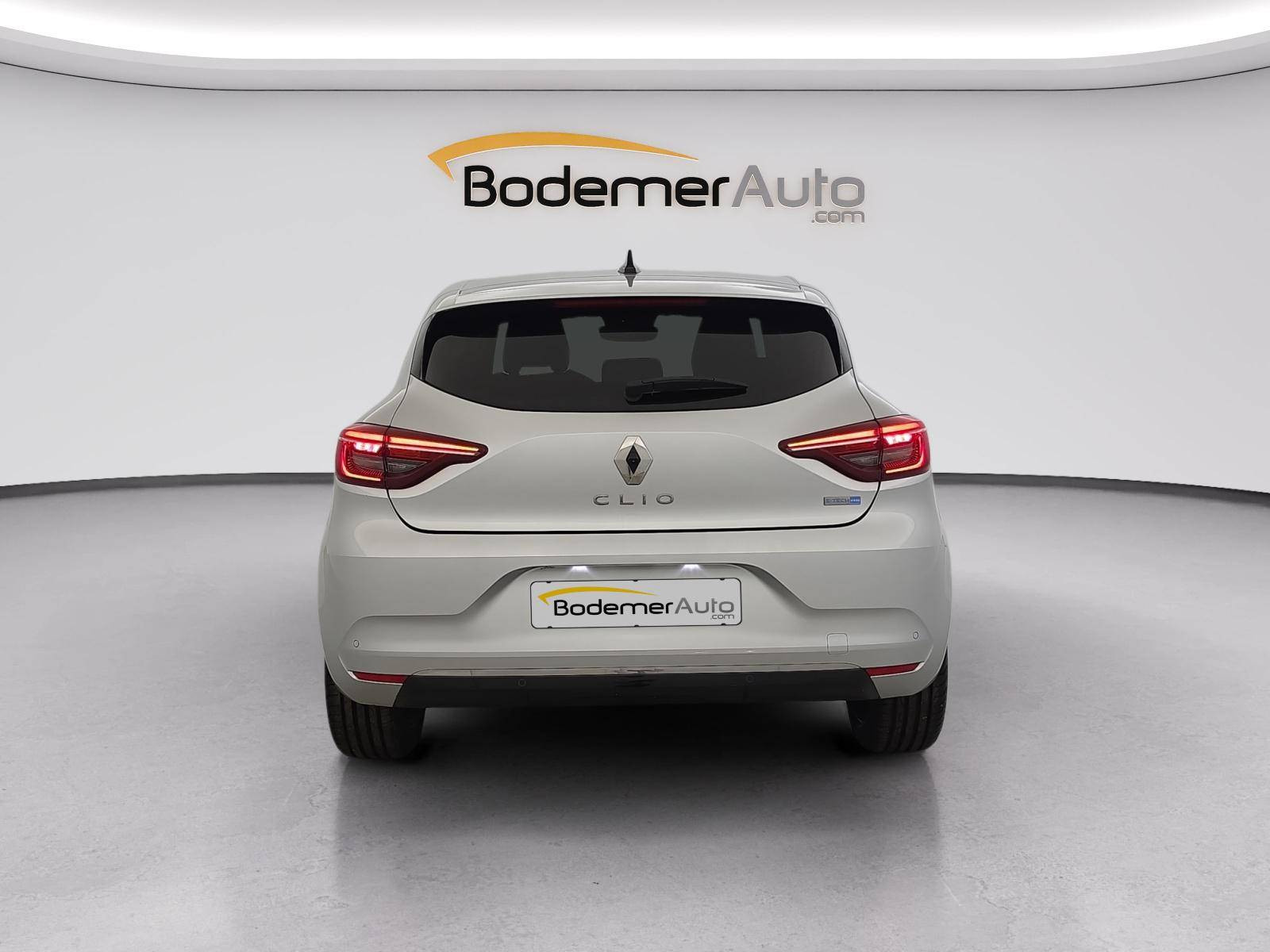 Vente en ligne Renault Clio 5 Clio E-Tech 140 - 21N au prix de 19 570 €
