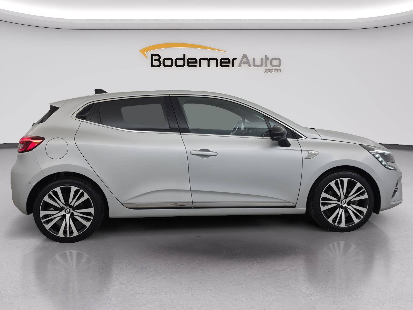Vente en ligne Renault Clio 5 Clio E-Tech 140 - 21N au prix de 19 570 €