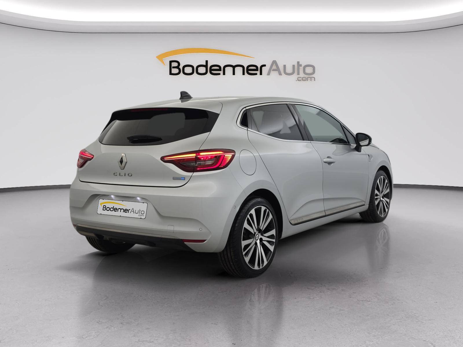Vente en ligne Renault Clio 5 Clio E-Tech 140 - 21N au prix de 19 570 €