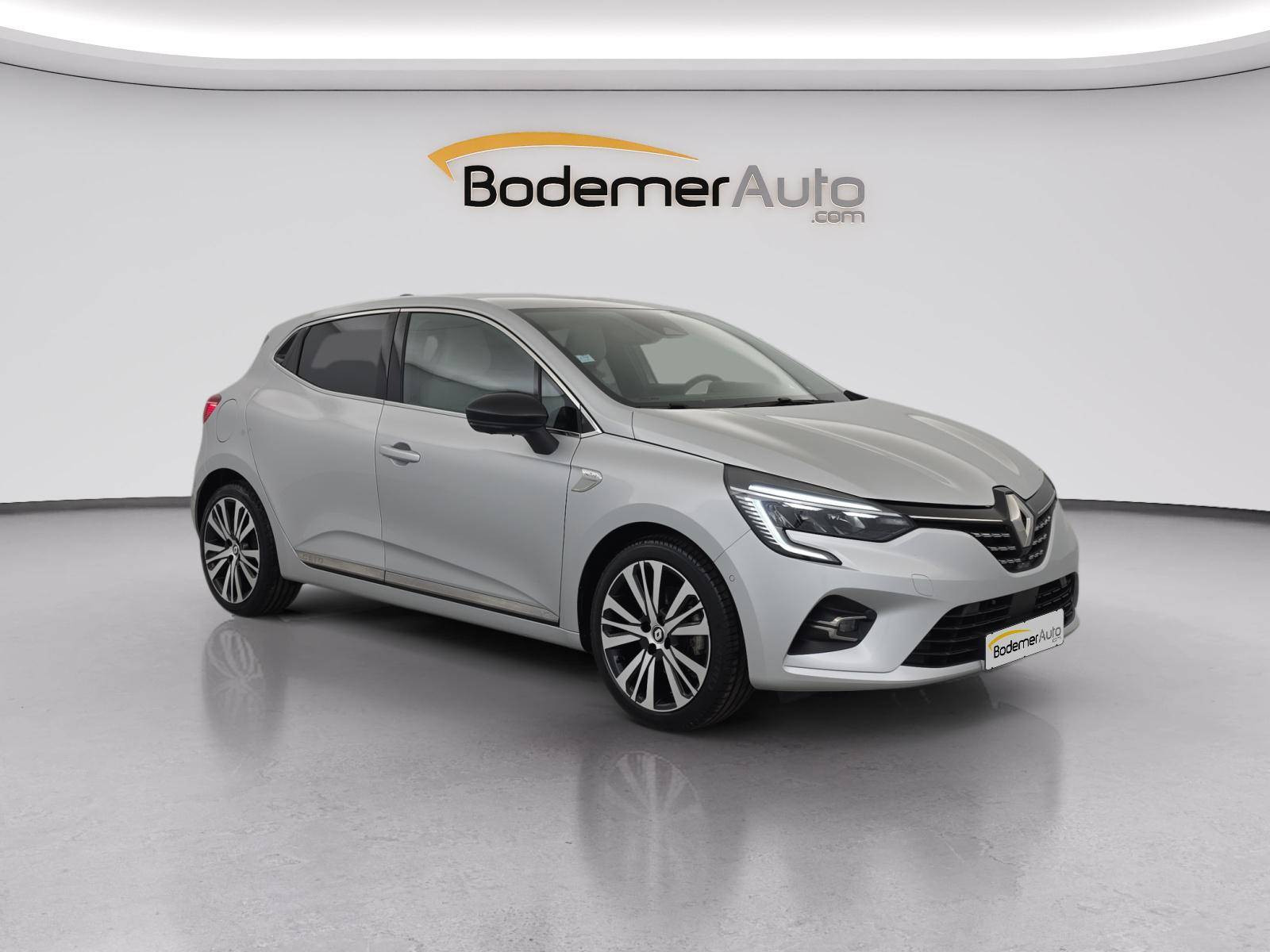 Vente en ligne Renault Clio 5 Clio E-Tech 140 - 21N au prix de 19 570 €