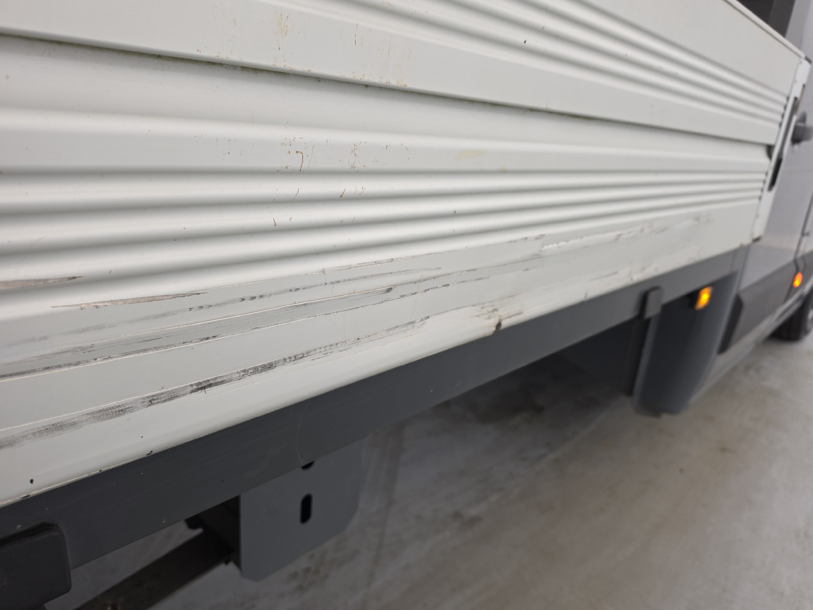 Vente en ligne Renault Master Benne MASTER BS TRAC F3500 L2 DCI 135 au prix de 24 990 €