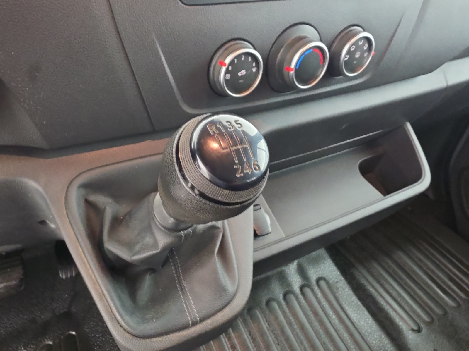 Vente en ligne Renault Master Benne MASTER BS TRAC F3500 L2 DCI 135 au prix de 24 990 €
