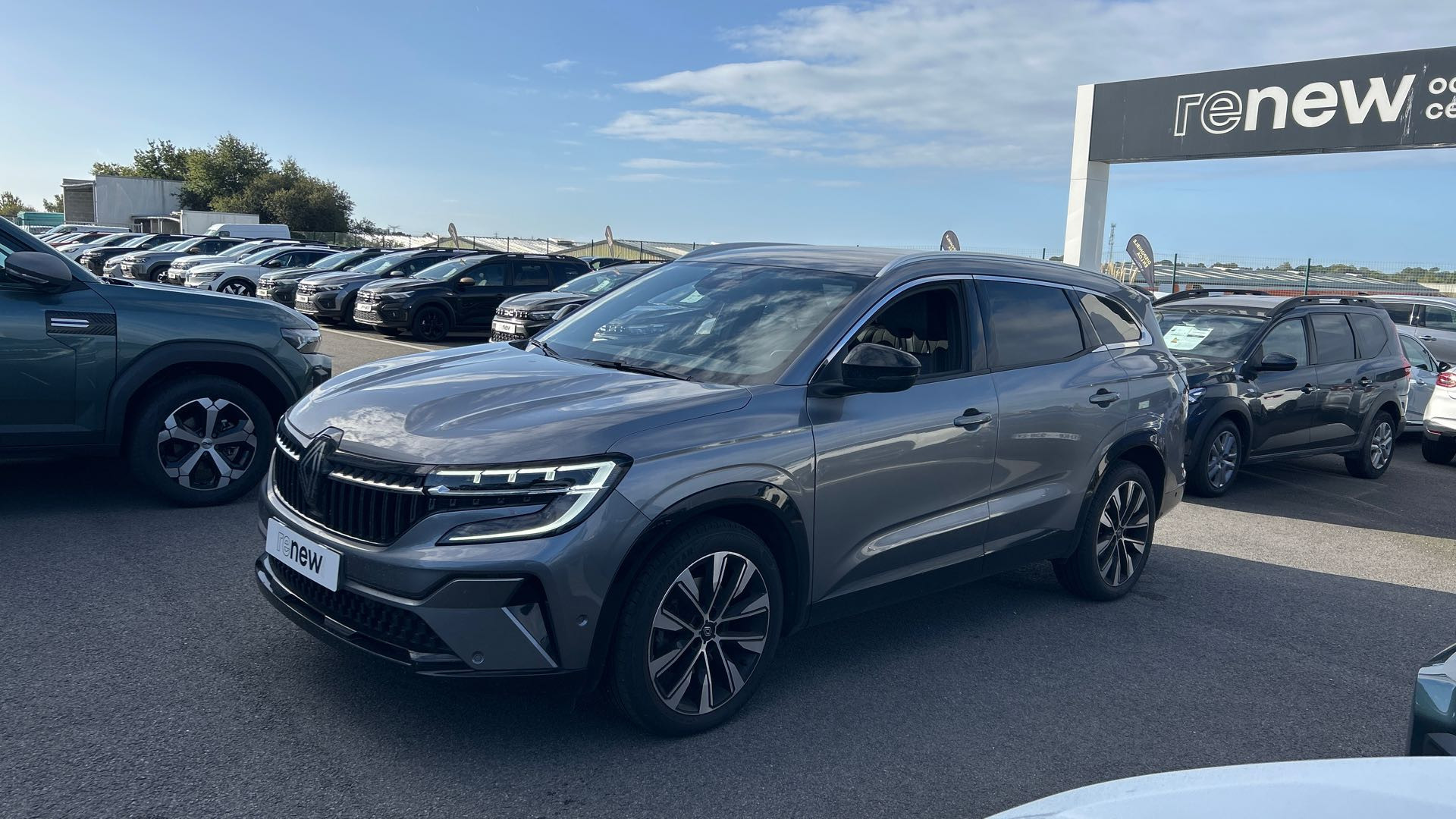 Renault Espace Espace E-Tech hybrid 200 occasion de 2023 en vente à Lorient
