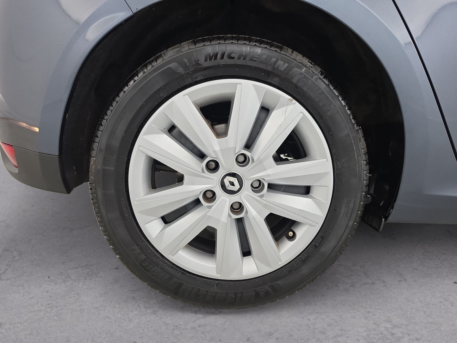 Vente en ligne Renault Megane 4 Mégane IV Berline Blue dCi 115 - 21N au prix de 15 490 €