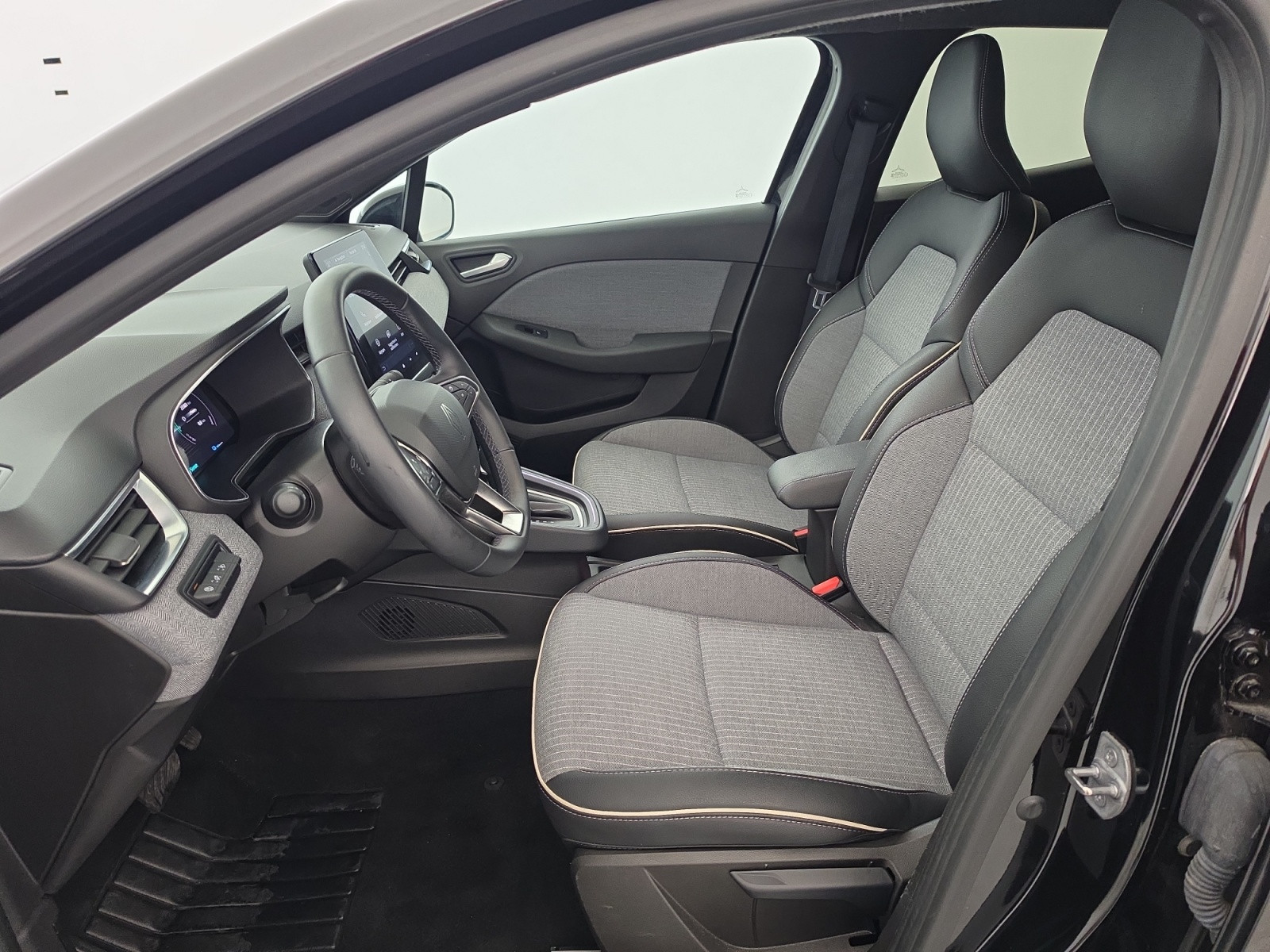 Vente en ligne Renault Clio 5 Clio E-Tech full hybrid 145 ch GSR2 au prix de 19 990 €