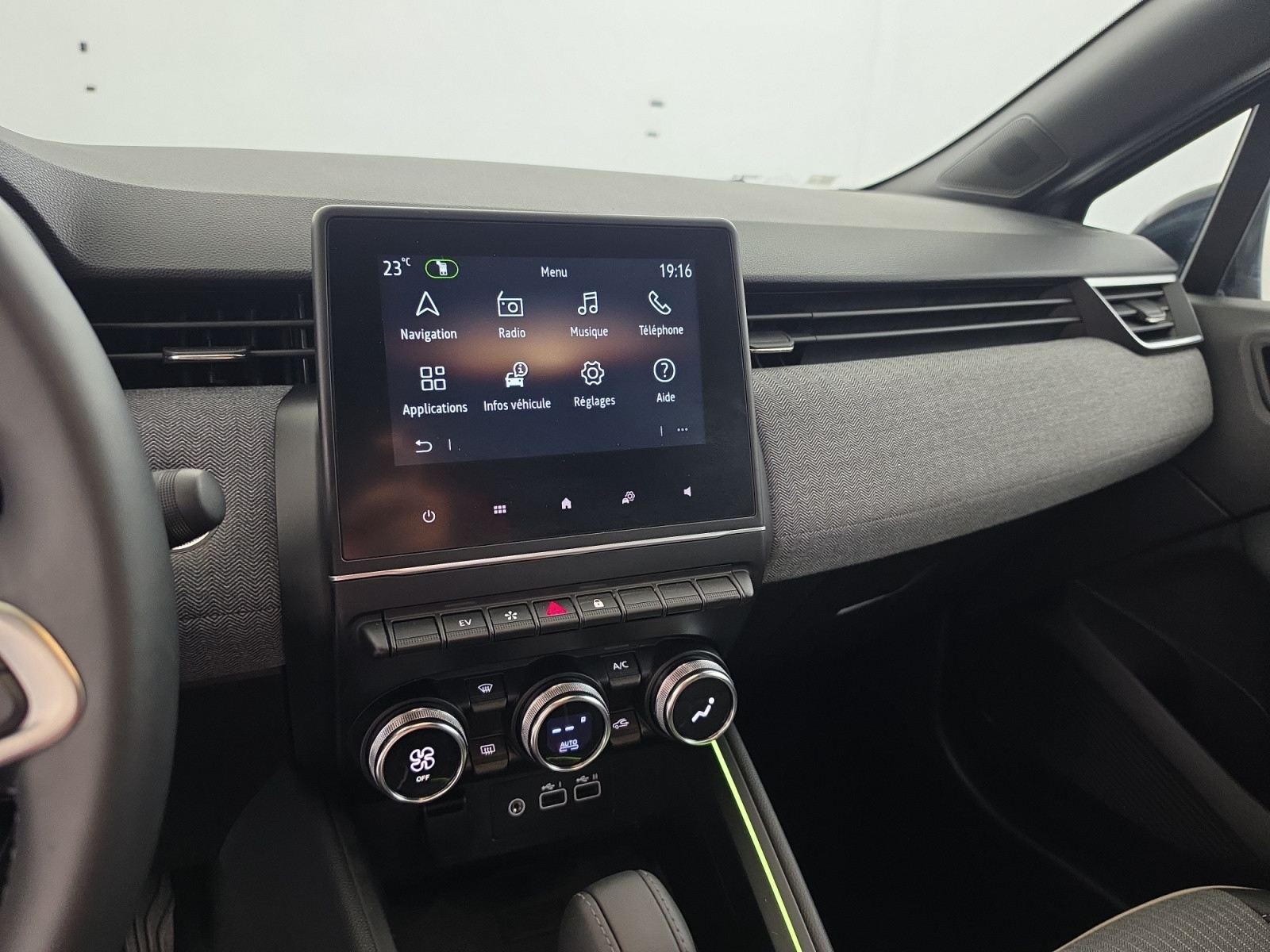 Vente en ligne Renault Clio 5 Clio E-Tech full hybrid 145 ch GSR2 au prix de 20 290 €