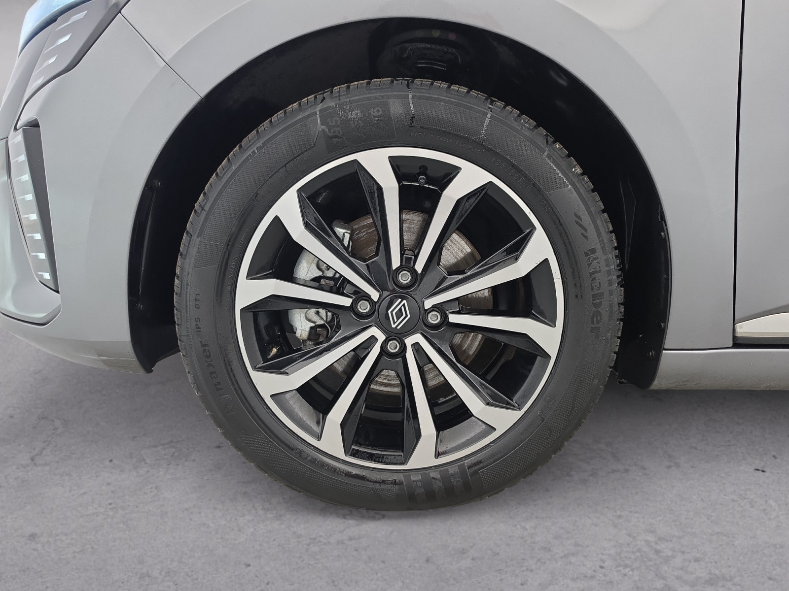 Vente en ligne Renault Clio 5 Clio E-Tech full hybrid 145 ch GSR2 au prix de 20 290 €