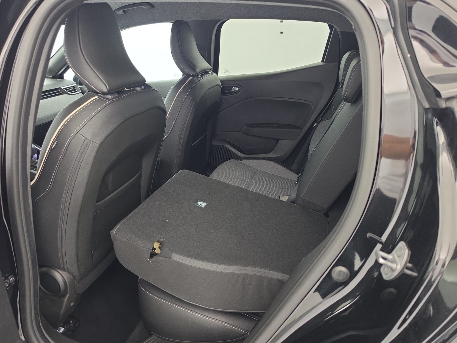 Vente en ligne Renault Clio 5 Clio E-Tech full hybrid 145 ch GSR2 au prix de 20 490 €