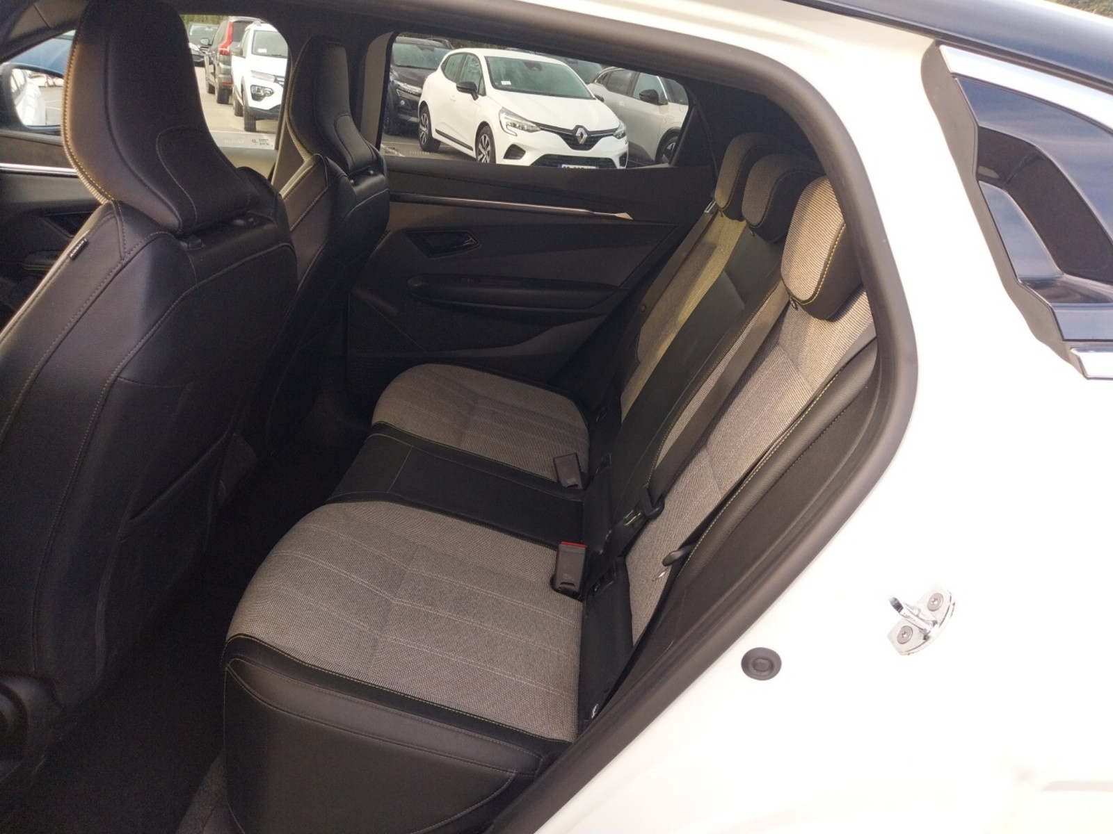 Vente en ligne Renault Megane E-Tech  EV60 220 ch super charge au prix de 23 690 €
