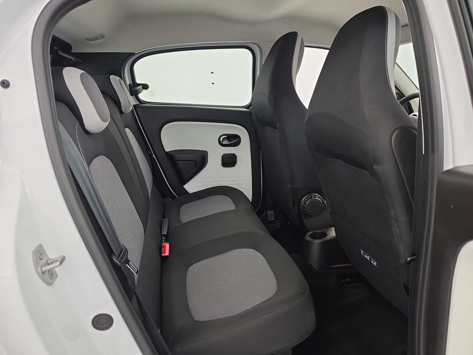Vente en ligne Renault Twingo Electrique Twingo III E-Tech au prix de 13 890 €
