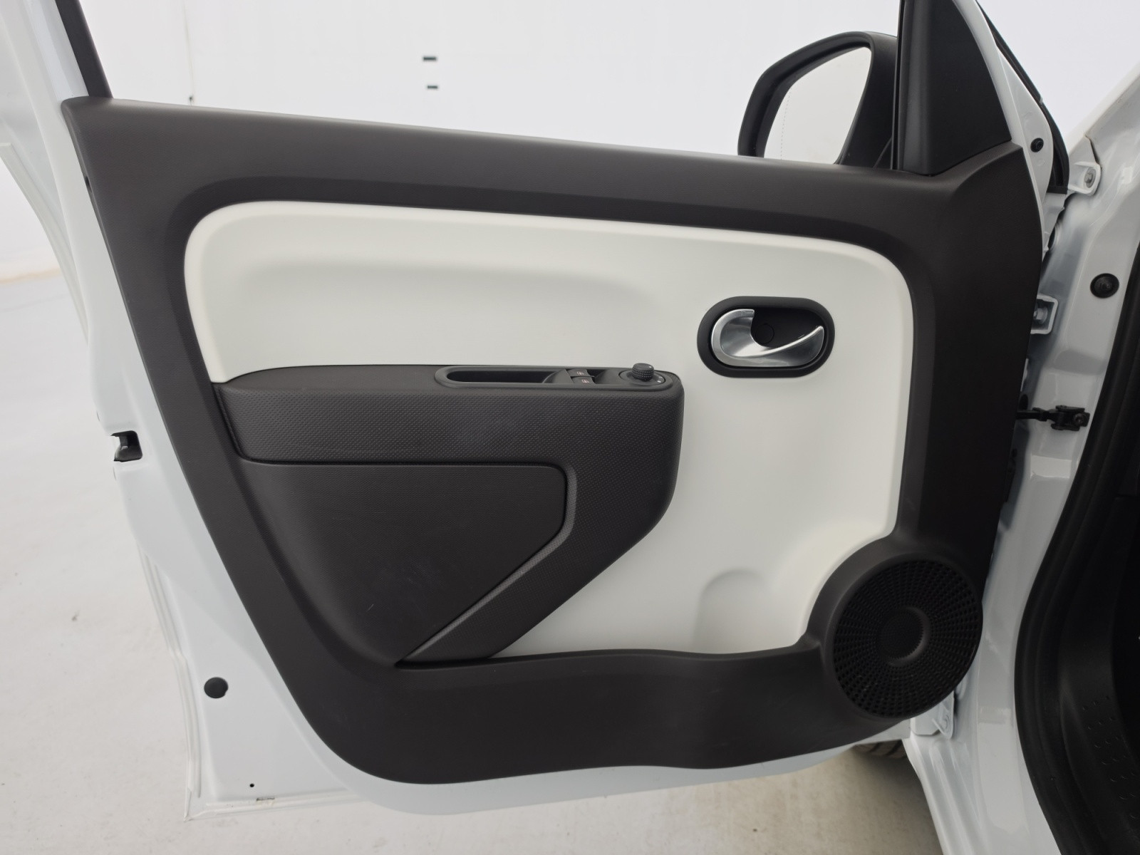 Vente en ligne Renault Twingo Electrique Twingo III E-Tech au prix de 13 890 €