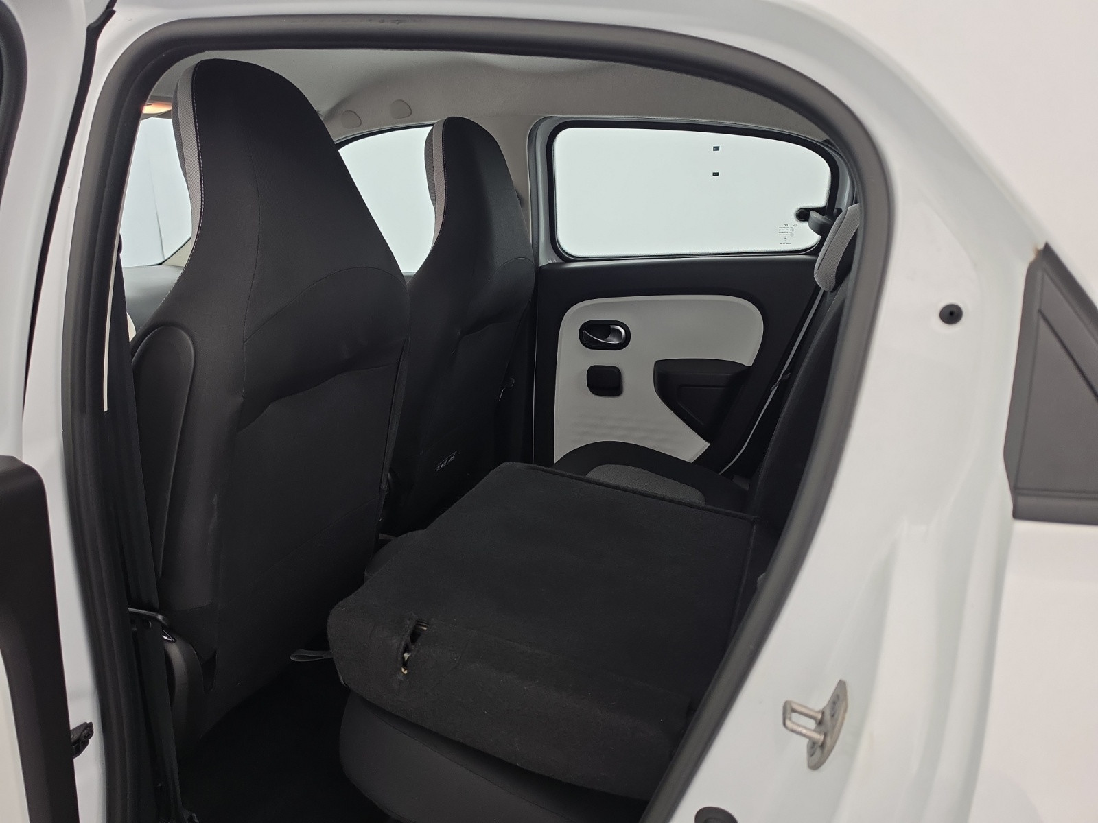 Vente en ligne Renault Twingo Electrique Twingo III E-Tech au prix de 13 890 €