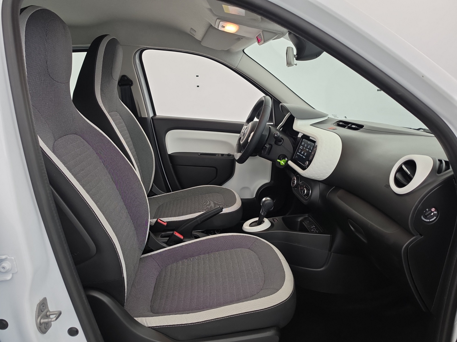 Vente en ligne Renault Twingo Electrique Twingo III E-Tech au prix de 13 890 €