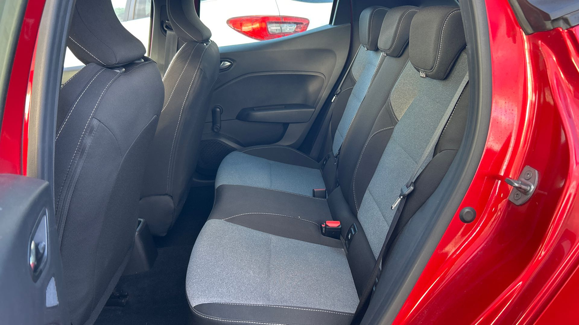 Vente en ligne Renault Clio 5 Clio Blue dCi 100 au prix de 14 990 €