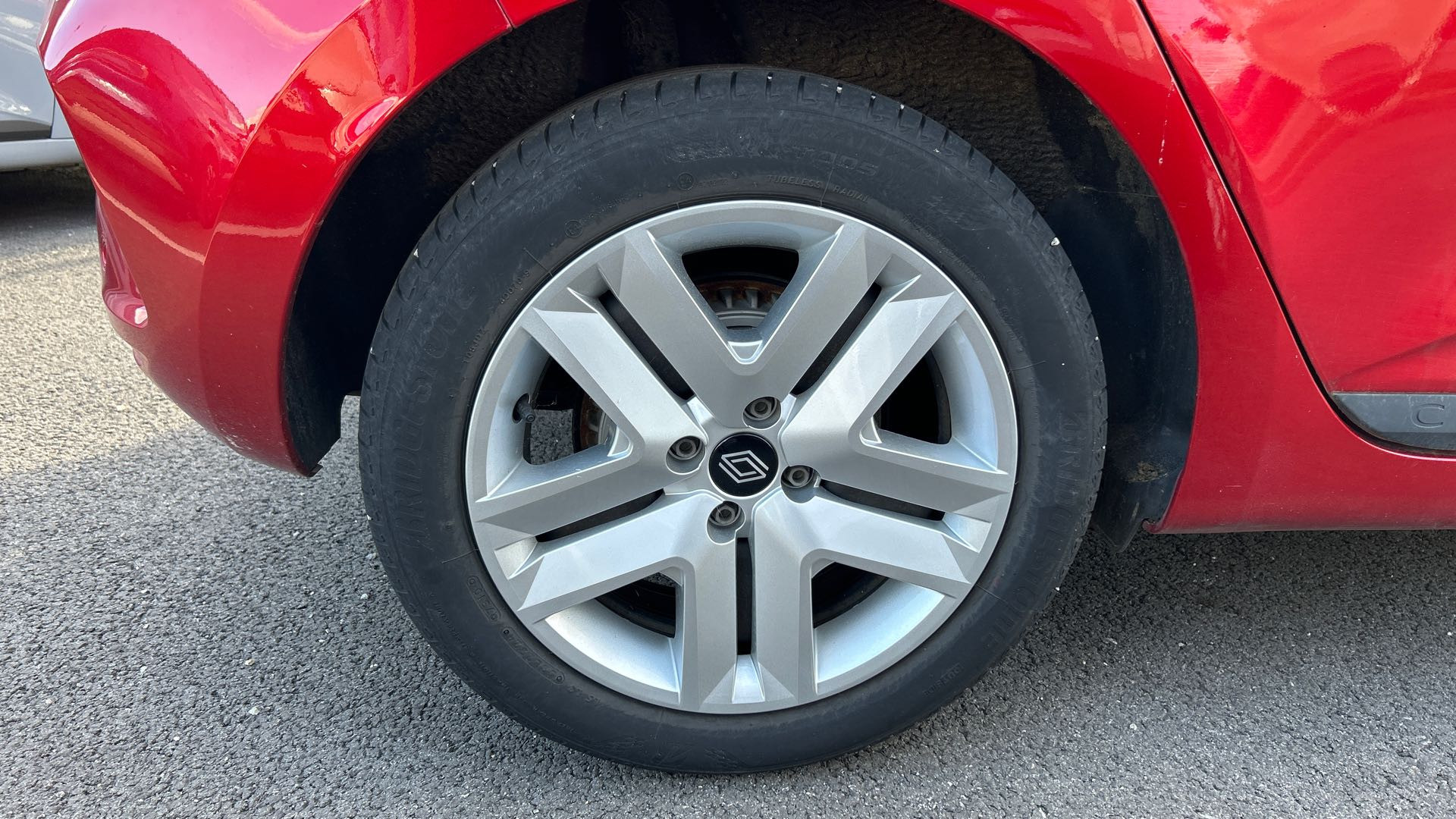 Vente en ligne Renault Clio 5 Clio Blue dCi 100 au prix de 14 990 €