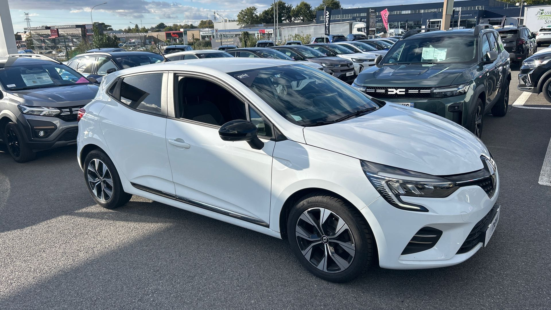 Vente en ligne Renault Clio 5 Clio SCe 65 au prix de 12 990 €